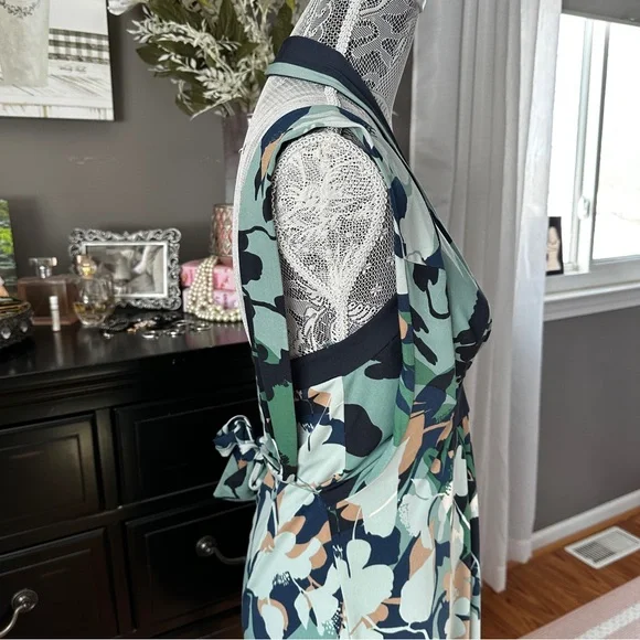 BCBGMAXAZRIA Halter Floral Fit & Flare Dress Sage Navy Resort Coastal Chic XS - Picture 9 of 16